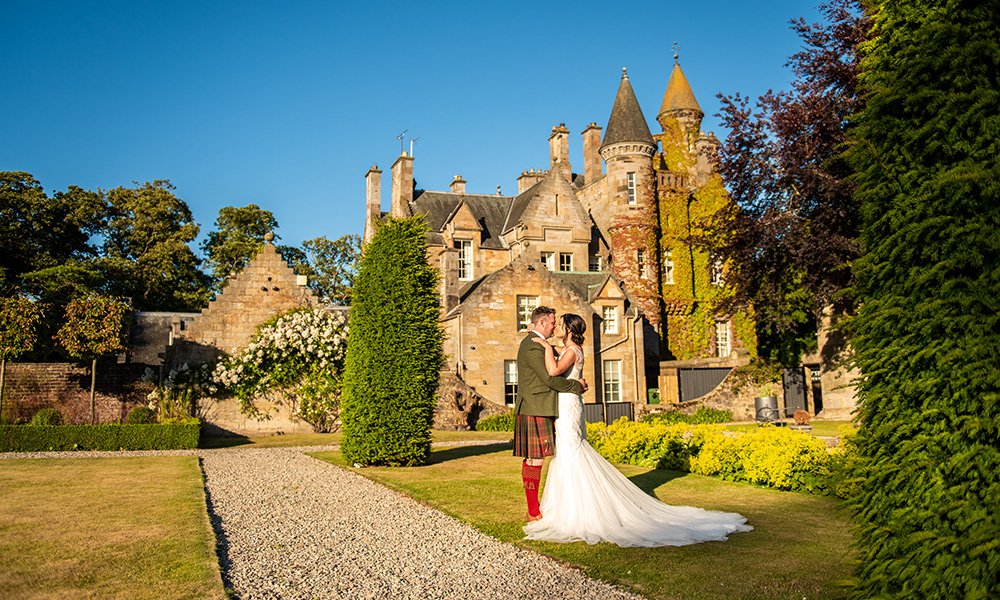 CArlowrie-castle-wedding-cost